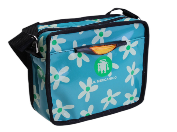 ..BORSA A TRACOLLA GENDERLESS VERDE ACQUA CON FANTASIA FLOREALE. MODELLO FRIK REALIZZATO CON TELONI DI CAMION.