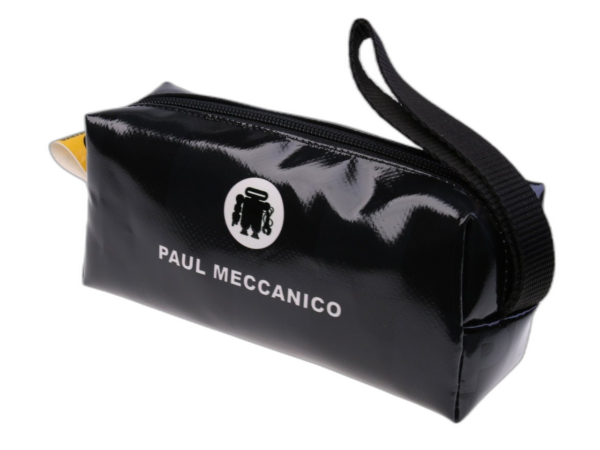 ...ASTUCCIO NERO PER MATITE.