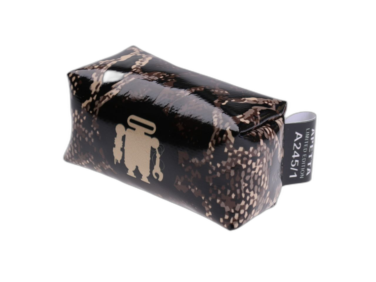 ...PENCIL CASE DESIGN KEYCHAIN WITH ANIMALIER FANTASY.